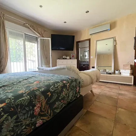 Costa Paraiso Villa